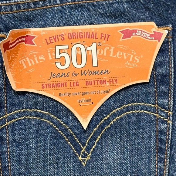 NEW LEVI'S 501 Denim Jean Shorts Women's Button Fly Hem Fray Medium Wash Size 31 - Picture 2 of 8